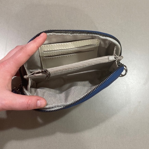 Genuine Leather wallet/wristlet - Picture 8 of 10